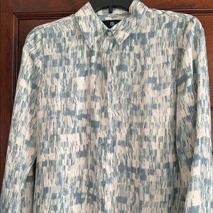 Banana Republic Blue and Ivory Patterned Silk Shirt
